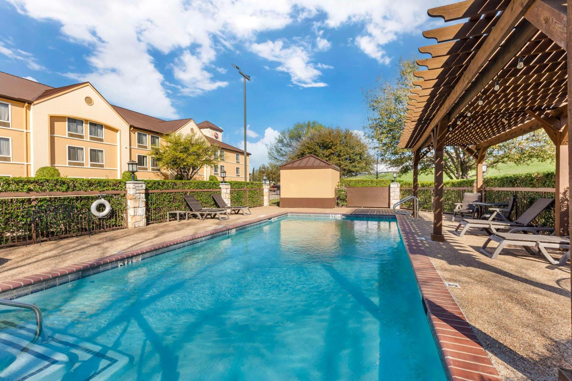 Best Western Plus Lewisville Flower Mound Exterior foto